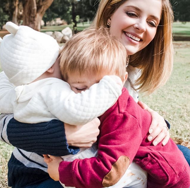 Jen Lilley and Kids