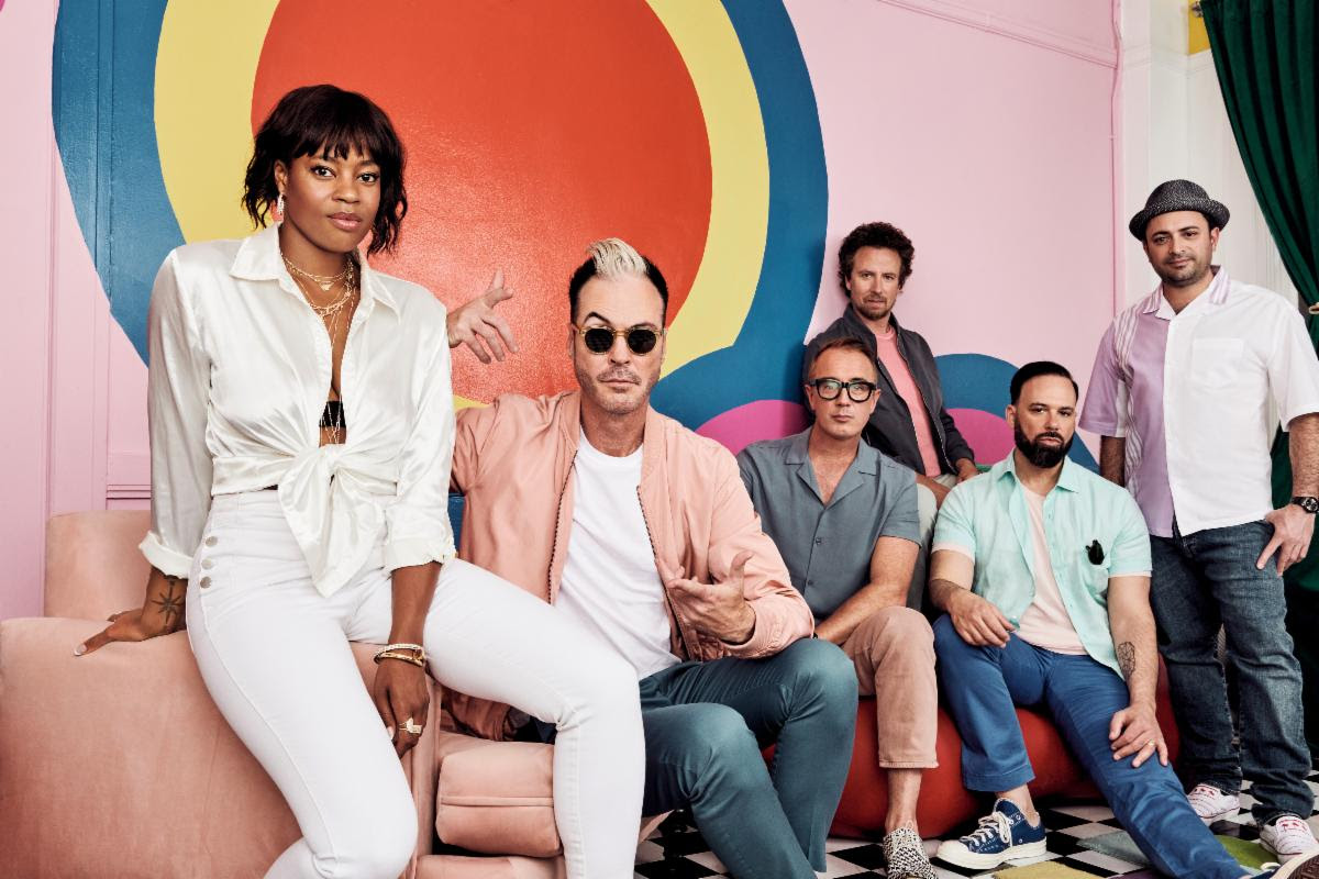 A group image of all the members of the music group, Fitz and the Tantrums