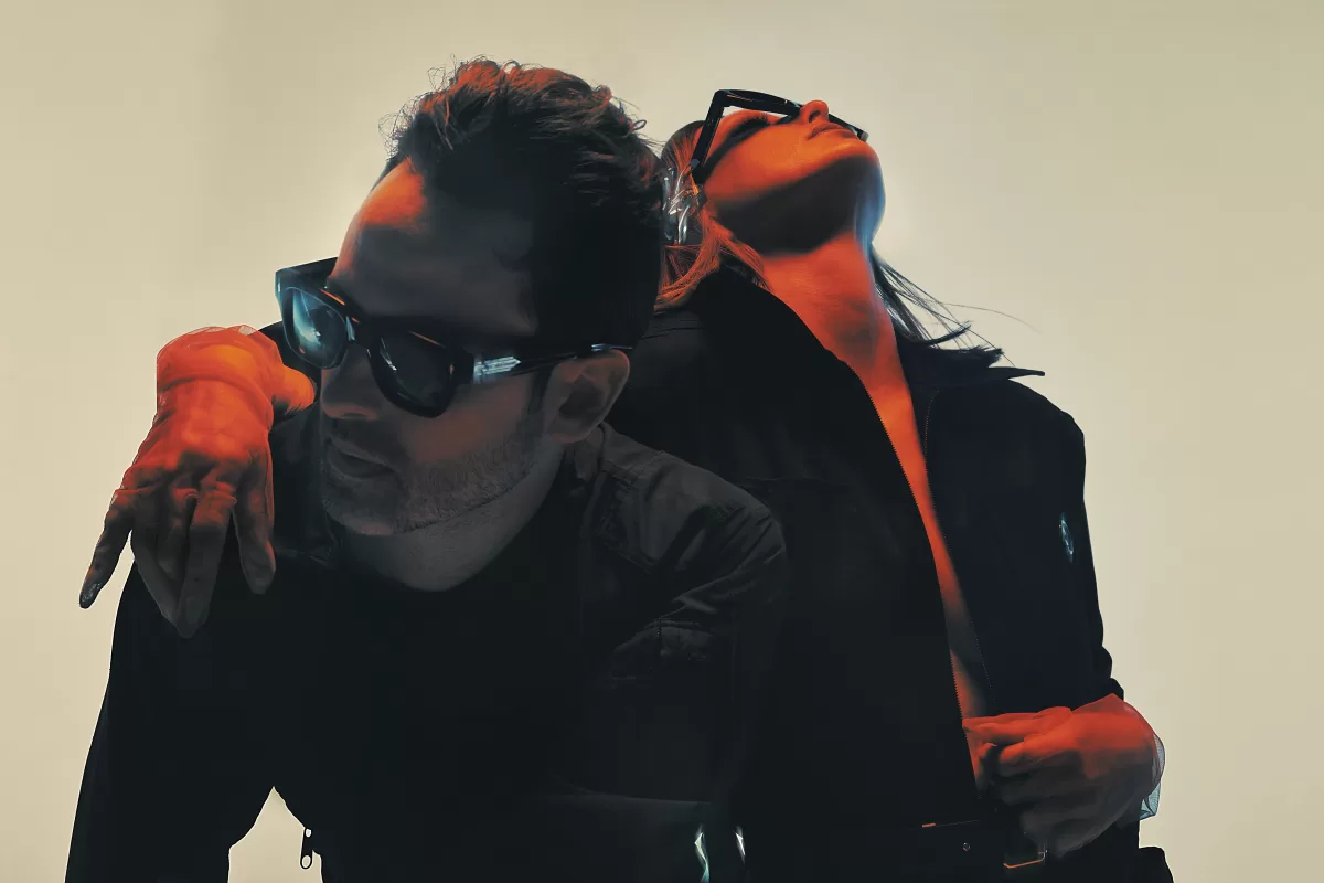 A high-resolution image of music duo, Phantogram